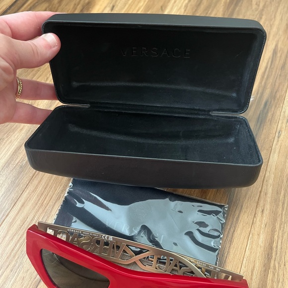 NIB Versace Red and Gold Sunglasses - Picture 4 of 6